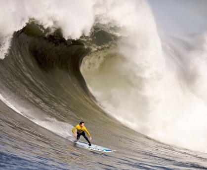 乐鱼娱乐-字母哥努尔基奇贡献绝杀，艾顿赛季新高，今日最佳你选谁？，字母哥新王登基