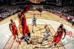 乐鱼网官网进入-勇士队目标三连冠，誓不言败，勇士全队